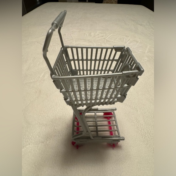 Barbie Supermarket Playset - Picture 7 of 11